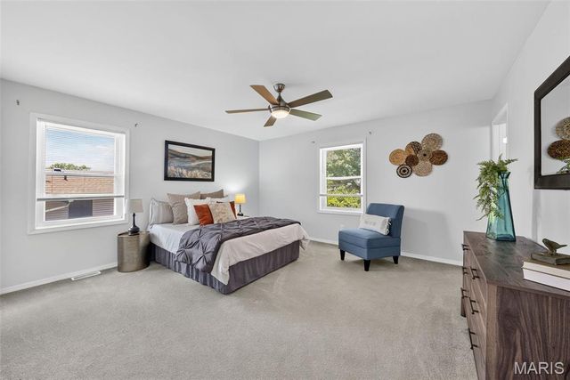12123 Josephine Marie Drive, Maryland Heights, MO 63043