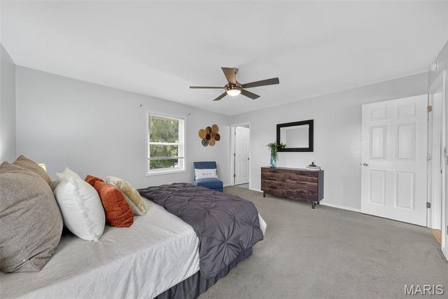 12123 Josephine Marie Drive, Maryland Heights, MO 63043