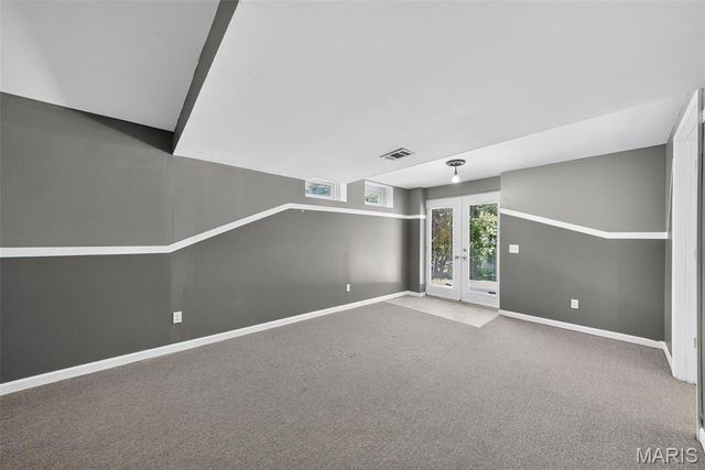 12123 Josephine Marie Drive, Maryland Heights, MO 63043
