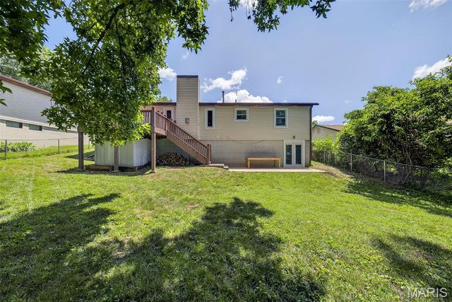 12123 Josephine Marie Drive, Maryland Heights, MO 63043