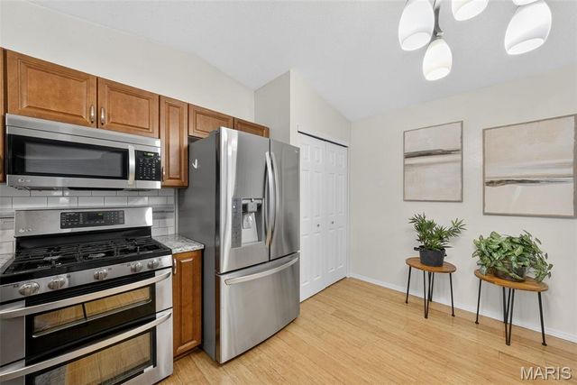 12123 Josephine Marie Drive, Maryland Heights, MO 63043