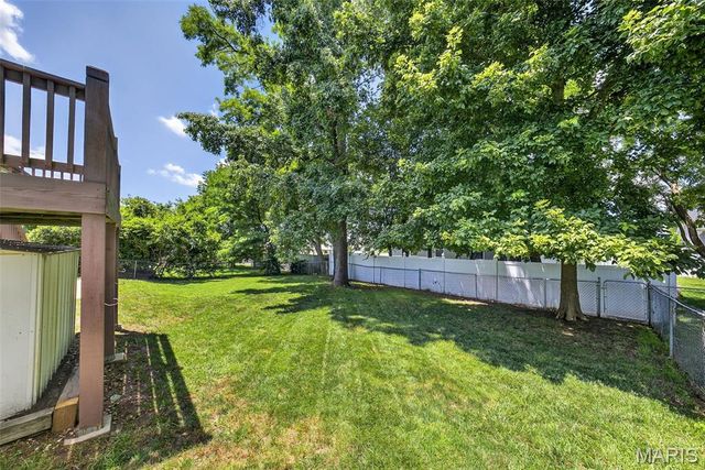 12123 Josephine Marie Drive, Maryland Heights, MO 63043