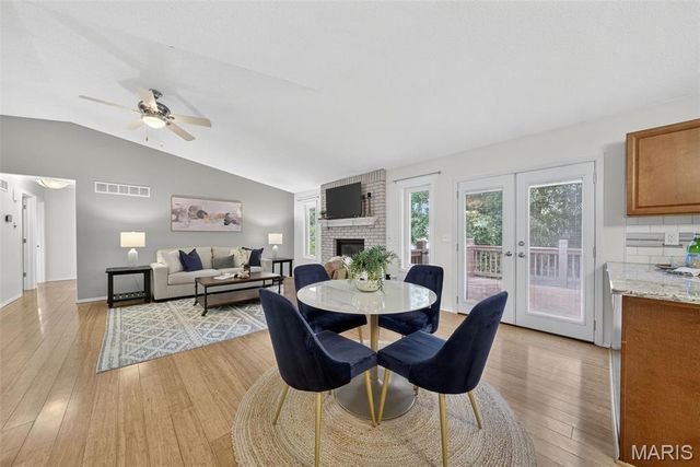 12123 Josephine Marie Drive, Maryland Heights, MO 63043
