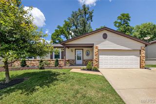 12123 Josephine Marie Drive, Maryland Heights, MO 63043