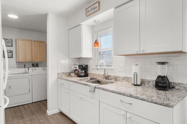 1708 Wheeler Avenue SE, Albuquerque, NM 87106