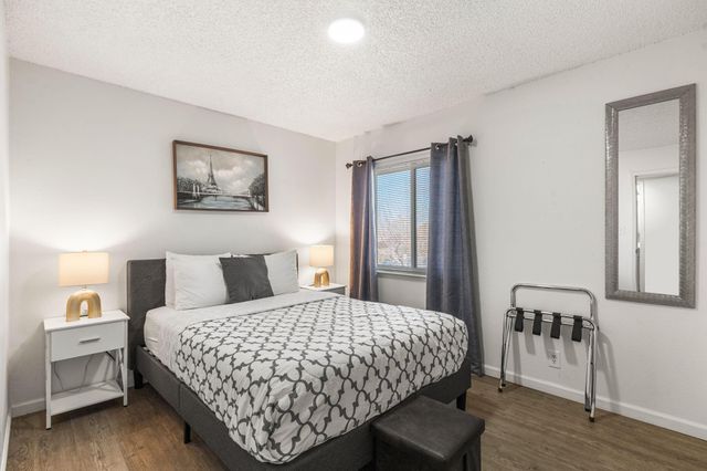 1708 Wheeler Avenue SE, Albuquerque, NM 87106