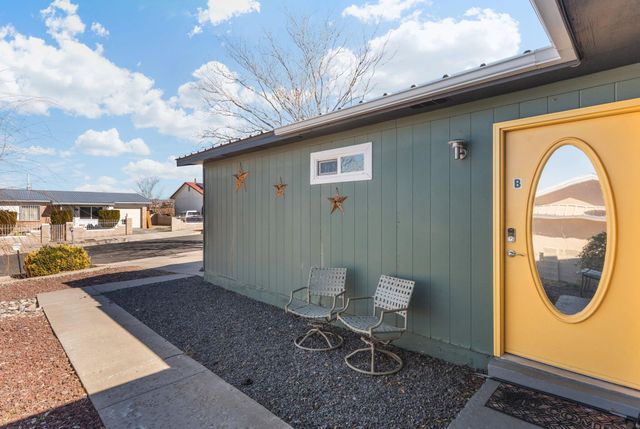 1708 Wheeler Avenue SE, Albuquerque, NM 87106