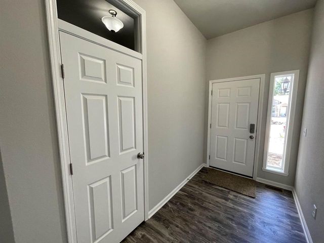 318 Julie Court, Belleville, WI 53508