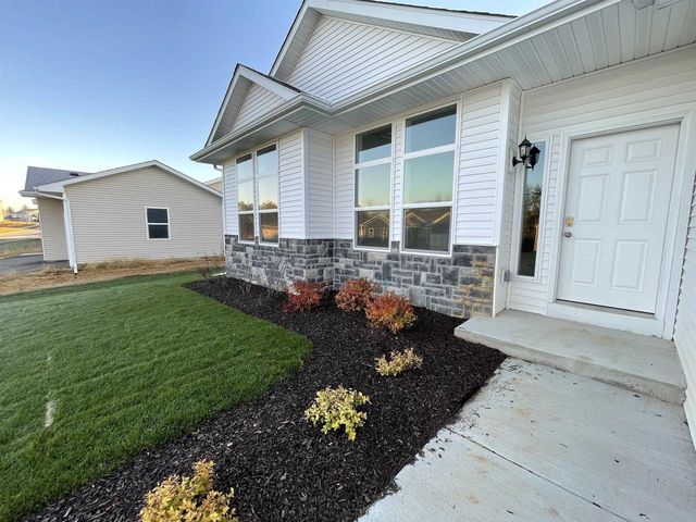 318 Julie Court, Belleville, WI 53508