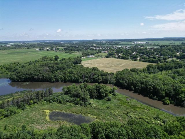 318 Julie Court, Belleville, WI 53508