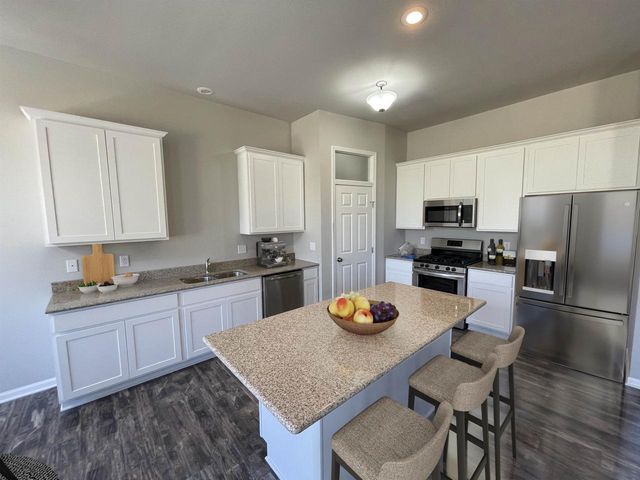318 Julie Court, Belleville, WI 53508