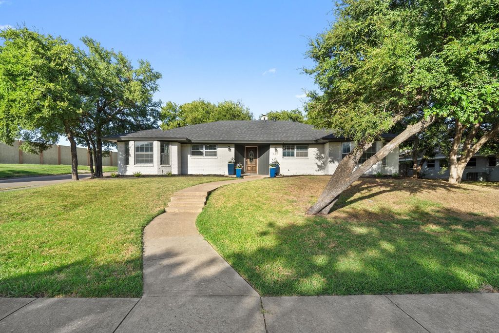 345 Somerset, Bedford, TX 76022