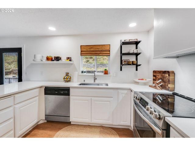 506 HAUSSLER Rd, Kelso, WA 98626