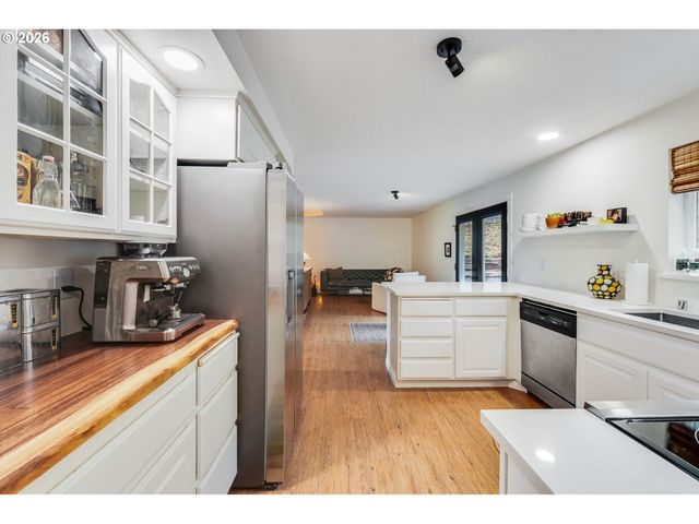 506 HAUSSLER Rd, Kelso, WA 98626