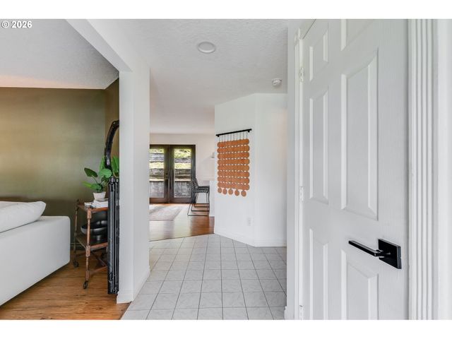 506 HAUSSLER Rd, Kelso, WA 98626