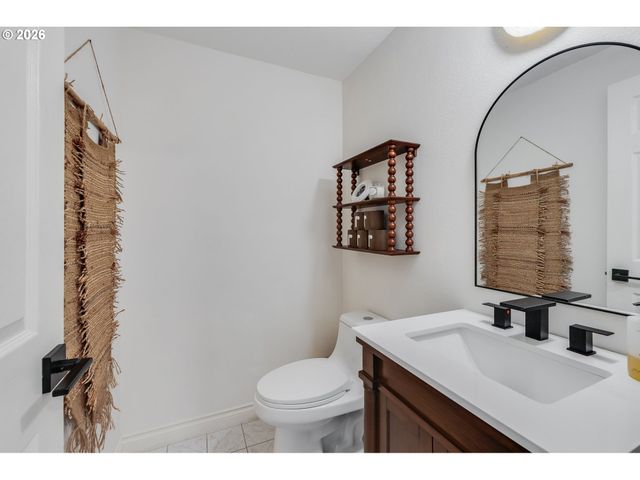 506 HAUSSLER Rd, Kelso, WA 98626