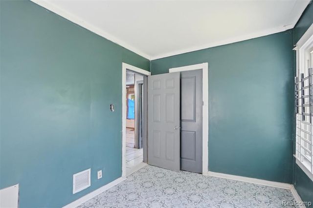 9388 Ward Street, Detroit, MI 48228