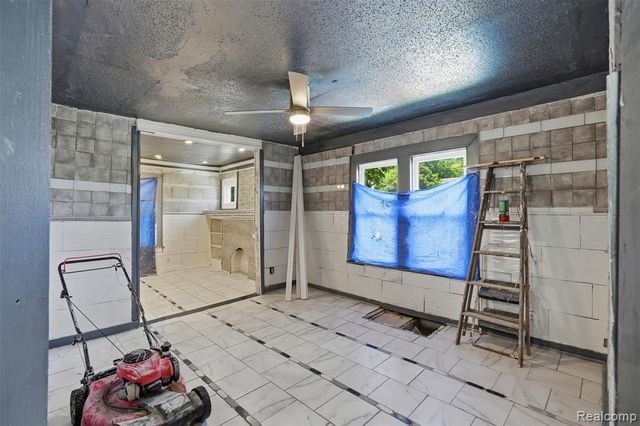 9388 Ward Street, Detroit, MI 48228