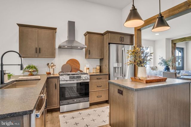 579 SWEET HONEY LN, Mechanicsburg, PA 17055