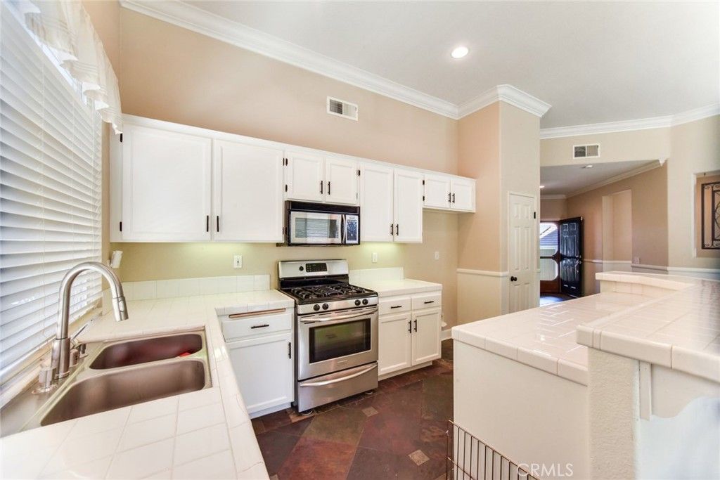 Image 3 of property listing at 27442 Barcelona, Corona, CA 92883