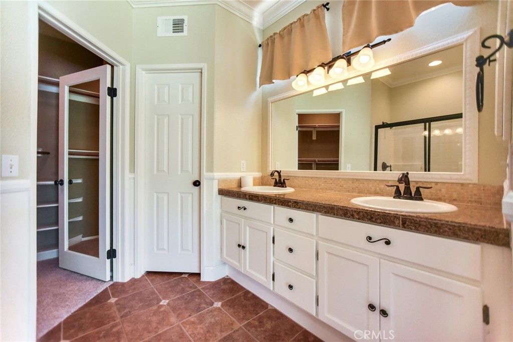 Image 6 of property listing at 27442 Barcelona, Corona, CA 92883