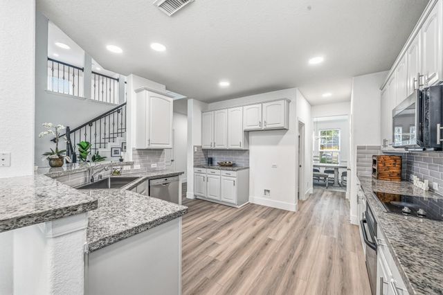 8011 Emperors Pass, Missouri City, TX 77459