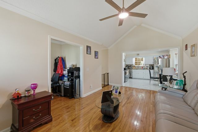 501 Cedarhill Ct, Antioch, TN 37013