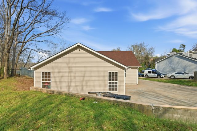 501 Cedarhill Ct, Antioch, TN 37013