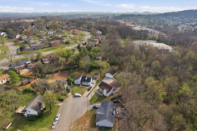 501 Cedarhill Ct, Antioch, TN 37013