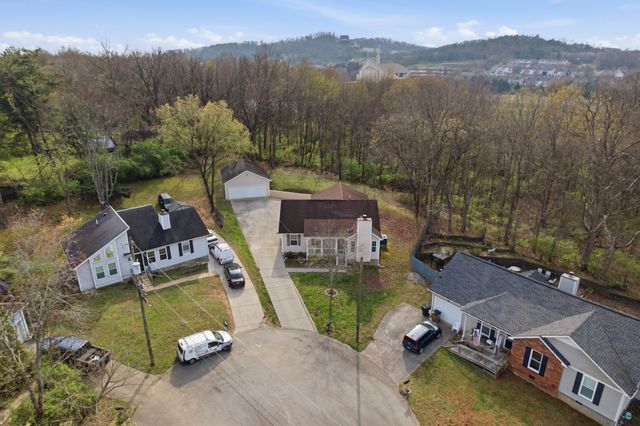 501 Cedarhill Ct, Antioch, TN 37013