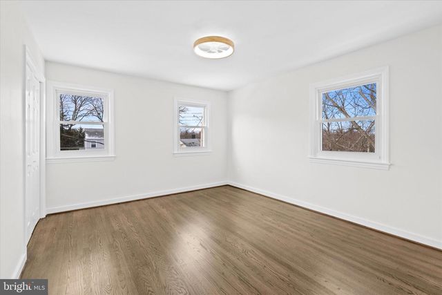 6913 WESTHAMPTON DR, Alexandria, VA 22307