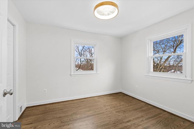 6913 WESTHAMPTON DR, Alexandria, VA 22307