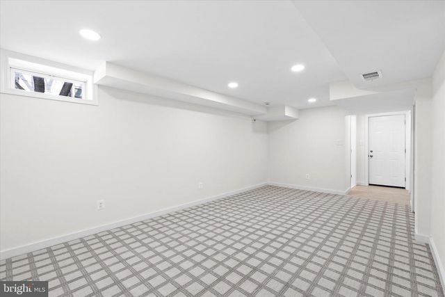 6913 WESTHAMPTON DR, Alexandria, VA 22307