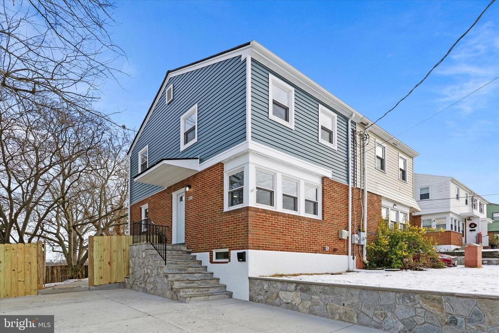 6913 WESTHAMPTON DR, Alexandria, VA 22307