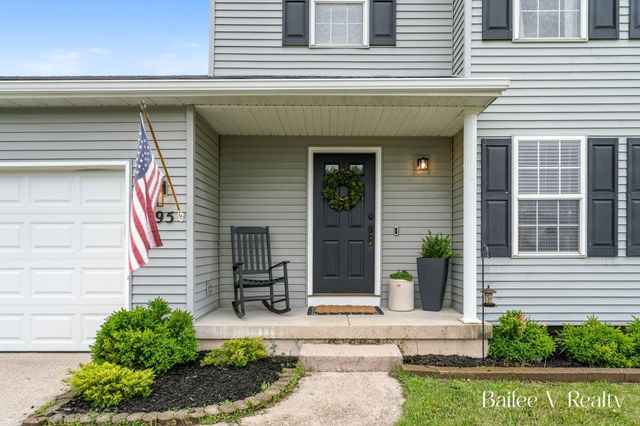 295 Settlers Pass NE, Cedar Springs, MI 49319