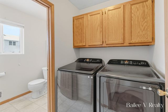 295 Settlers Pass NE, Cedar Springs, MI 49319