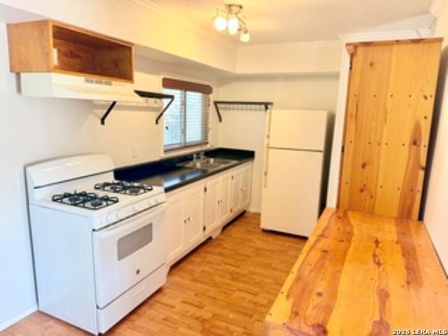 2323 Spicewood, San Antonio, TX 78213