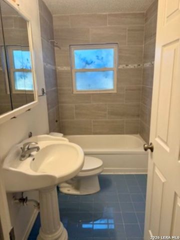 2323 Spicewood, San Antonio, TX 78213