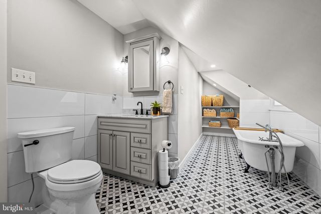 318 E CENTRAL AVE, Moorestown, NJ 08057