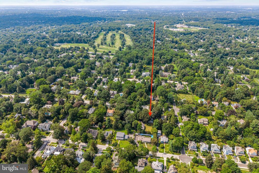 318 E CENTRAL AVE, Moorestown, NJ 08057