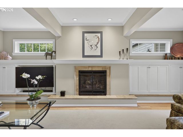 13220 S IRON MOUNTAIN Blvd, Portland, OR 97219