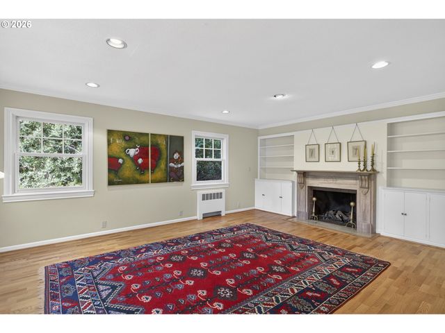 13220 S IRON MOUNTAIN Blvd, Portland, OR 97219