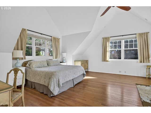 13220 S IRON MOUNTAIN Blvd, Portland, OR 97219