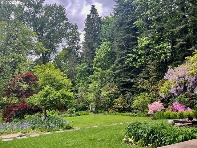 13220 S IRON MOUNTAIN Blvd, Portland, OR 97219