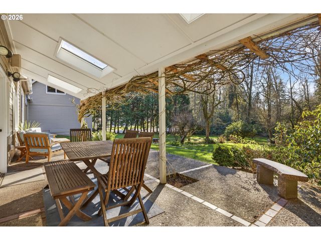 13220 S IRON MOUNTAIN Blvd, Portland, OR 97219