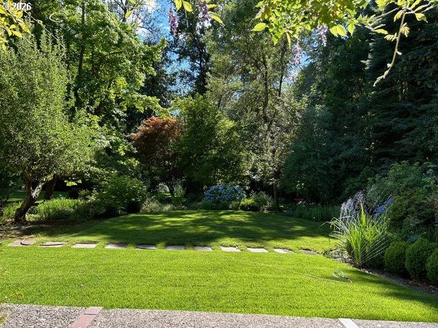 13220 S IRON MOUNTAIN Blvd, Portland, OR 97219