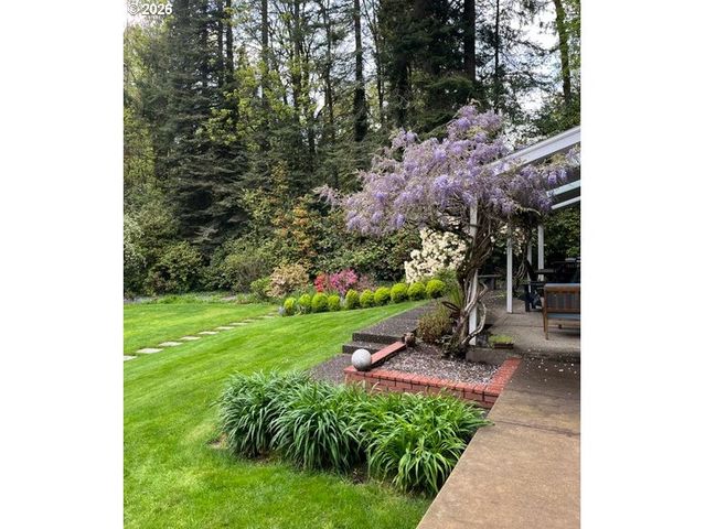 13220 S IRON MOUNTAIN Blvd, Portland, OR 97219