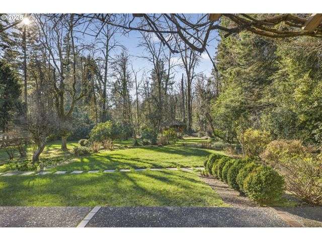 13220 S IRON MOUNTAIN Blvd, Portland, OR 97219