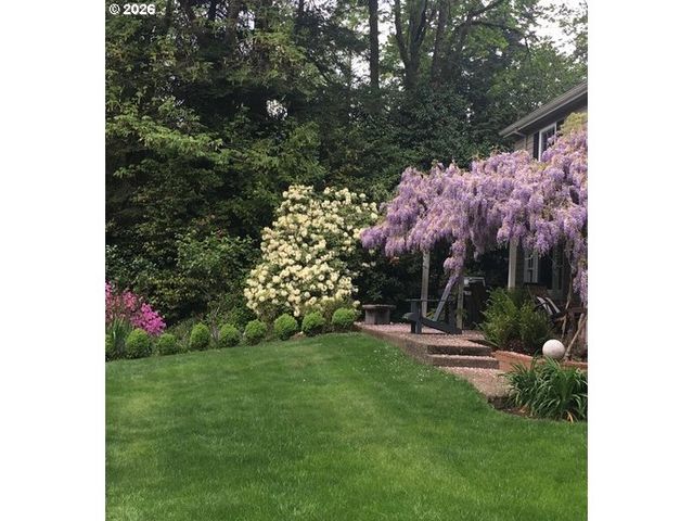 13220 S IRON MOUNTAIN Blvd, Portland, OR 97219