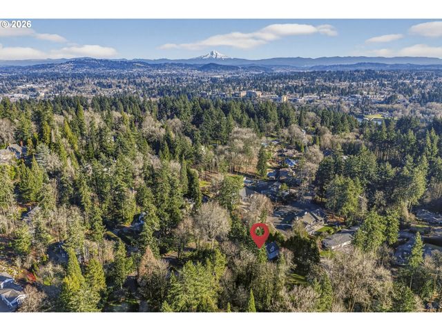 13220 S IRON MOUNTAIN Blvd, Portland, OR 97219